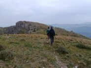 Discesa con davanti il Monte Pendjno 