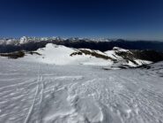 Poco sotto la Costabruna, uno sguardo alla via percorsa. Si vede sulla destra la Salancia