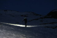 in salita al Sella alla luce delle frontali