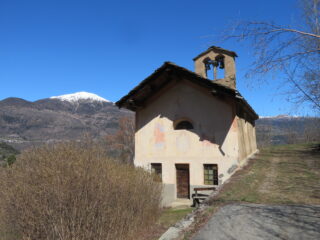 La cappella di Petit-Haury con sfondo P.ta Oilletta
