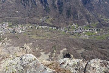 Sotto, ma proprio sotto, Roure e Castel del Bosco