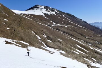 Traverso verso la cima, dietro il Merdenzone