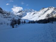 dal lago d'Arpy una bella occhiata sul versante nord del Colmet, ma noi saliremo sul versante nascosto