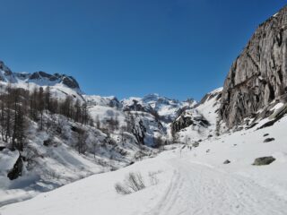 Ultimo sguardo alla cima sulla via del ritorno