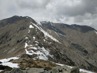 Verso il gruppo del Civrari dalla cima.