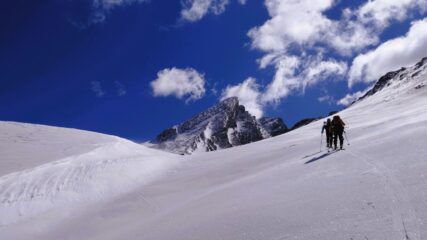 Sopra il colle stradale