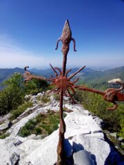 la croce sulla cima Ovest dei Fornelli