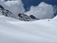 Bella neve sotto il colle