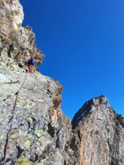 Sotto il passo di III per riprendere la cresta