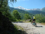 sterrato di salita, a tratti sostenuto, ma con  buon fondo