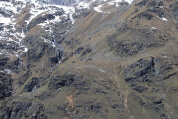 Zoom sui Casolari dell’Herbetet dall’Alpe Money