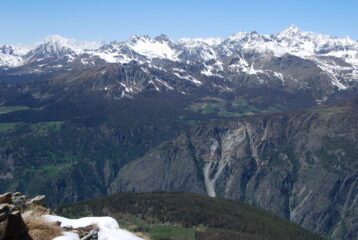 In lontananza anche il Monte Bianco