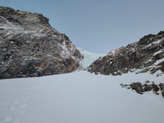 Il lungo conoide di neve da battere