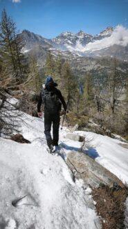 Uno dei nevai che si trovano oltre l'Alpe