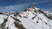 Vista dall'anticima la cresta per Cima Vegaia. 