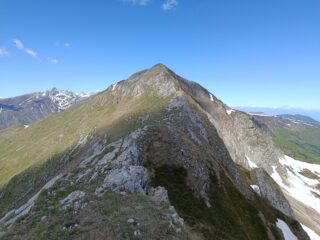 Cresta Est 
