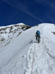 Prima parte di cresta ben innevata
