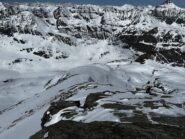 Dalla vetta la cresta appena salita e la sottostante conca del Glacier du Baunet