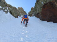 Nella parte centrale del canale su neve ottima