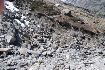 Il sentiero franato al primo torrente