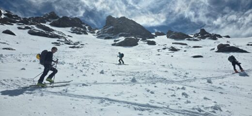 salendo appena prima del canale