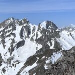 I due canali paralleli che scendono dal passo, visti dal Pizzo Lucendro. A destra si scrge la parete del Witenwasserenstock