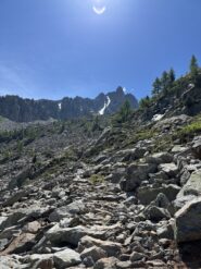 Canale in vista dal sentiero di discesa