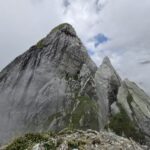 La Punta Carina in primo piano sulla destra vista dalla cima di Punta Graziosa.