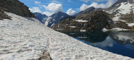 Nevaio che butta sul Lago di Fremamorta