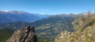 Si vede tutta la Valle d'Aosta, dal Gran Paradiso, al Rutor e al Bianco