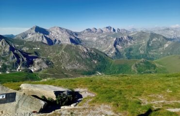 dalla cima vista su Alta Val Ellero  e Marguareis