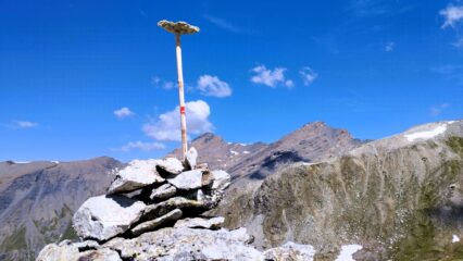 Dal La Vigna, sguardo verso Gioia e Salza immersi nel blu...
