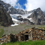 L’Alpe di Crot, col Ghiacciaio di Mont Tabel, raggiunta con una deviazione sul sentiero 65