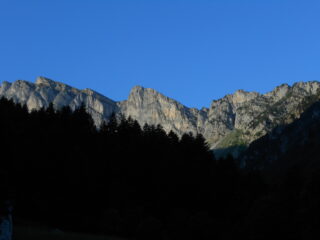 Introduzione. Gias Sestrera Sottano, al centro la Cima Scarason