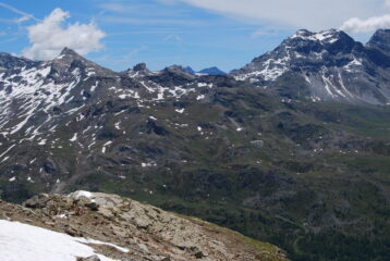 Le tre Cime Bianche e il Monte Roisetta dal promontorio sopra il bivacco