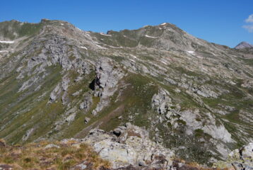 Dalla Punta Dzioule, Testa di Serena e il valloncello con i Laghi di Dzioule