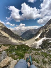 Stesso vallone, ma dalla comoda panca davanti al rifugio