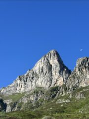 Tracciato: X spit, P chiodo, O soste da montare