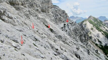 Il traverso dalla forcella Spe verso il bivacco