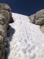 Breve ( ripido ) canale per la vetta