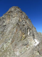 Il colletto dove occorre abbassarsi a sx di 40m e il bel risalto finale