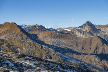 Alta Valchiusella e mnti della val Soana. A dx il Marzo
