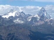 Durante la discesa zoomata su dent d'Herins e Cervino.