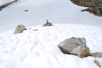 Sul promontorio sopra il bivacco, ancora innevato