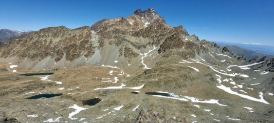 Vallone delle Giargiatte e Monviso visti dalla punta