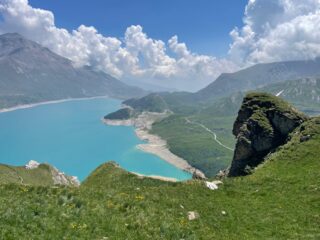 Vista lago dal colle scendendo dal colle della Beccia