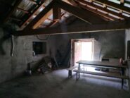 Il locale aperto presso il bivacco.
