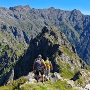 Dalla Cima Sasso verso la Corona che appare di fronte