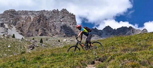 Ambiente dolomitico sotto il colle