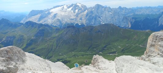 La Marmolada e la dorsale del Padon, sopra passo Pordoi